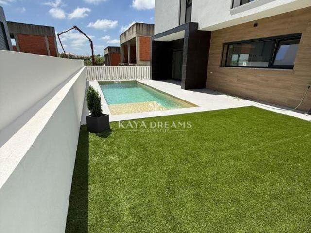 Moradia T5 com Piscina Nova a Estrear em Torres Vedras | 26074080630