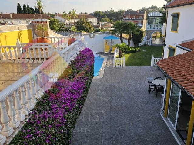 Moradia T5 com piscina + apartamento T1 em Esgueira, Aveiro