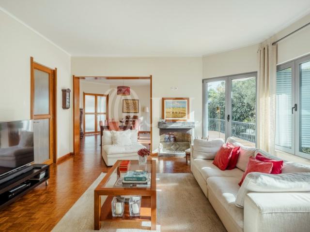 Moradia T5 com piscina e garagem, Paço de Arcos, Oeiras