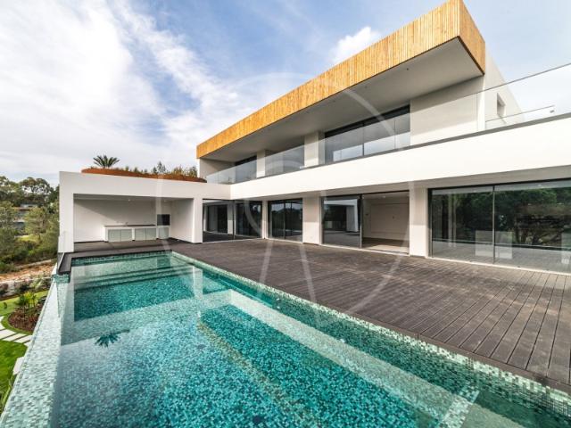 Moradia T5 com piscina em Cascais