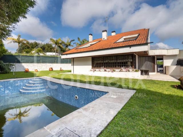 Moradia T5 com Piscina em Valadares 0m² Gulpilhares