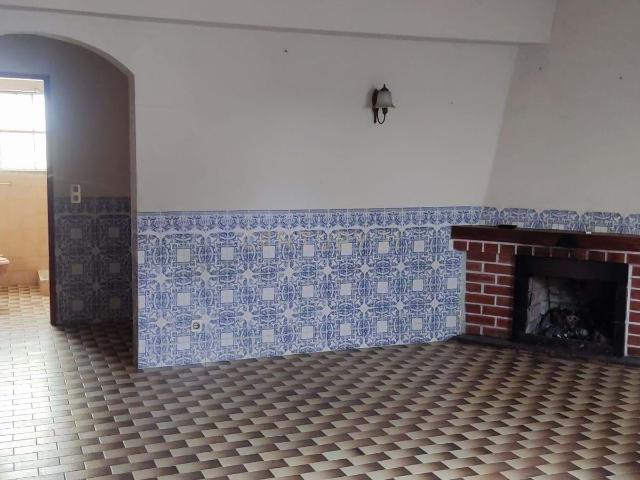 Moradia T5 com Sotão e Terreno