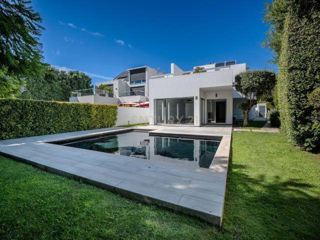 Moradia T5 Contemporânea com Piscina e Jardim Privativo – São Pedro do Estoril