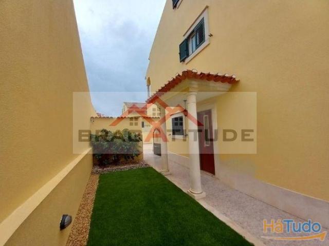 Moradia T5 DUPLEX Venda em Carregado e Cadafais,Alenquer | 23053554822