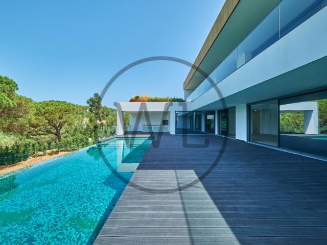 Moradia T5 de Arquitetura Contemporânea em Cascais
