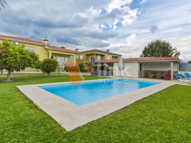 Moradia T5 de excelência na Loureira, em Vila Verde