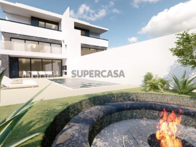 Moradia T5 de Luxo com Elevador, vista Mar, Piscina e Jardim!