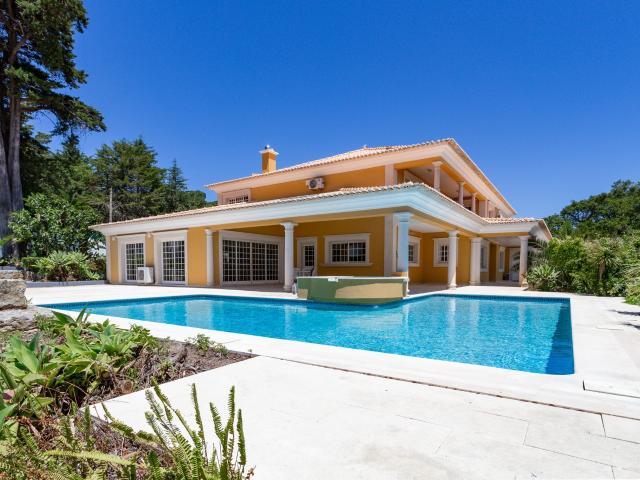 Moradia T5 de Luxo com piscina para Arrendamento em Alraque – Rio de Mouro, Sintra, Alraque