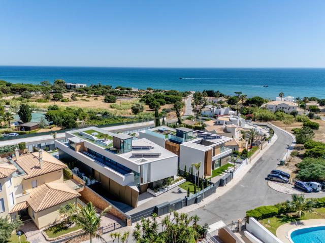 Moradia T5 de Luxo com Vista Mar Panorâmica | Galé | A poucos passos da Praia de São Lourenço