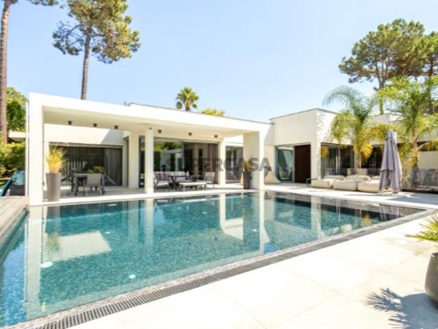 Moradia T5 de Luxo com 463 m², Piscina e 1.407 m² de Privacidade