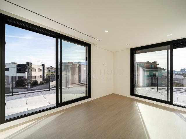 Moradia T5 de Luxo na Praia da Madalena 200m² da Madalena e Samaiões