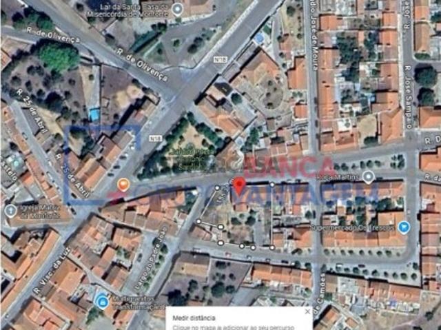 Moradia T5 em Monforte