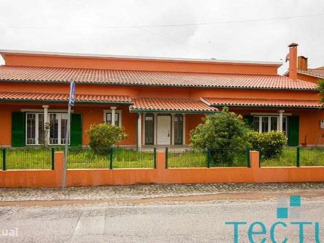 Moradia T5 em Monte Redondo Pombal