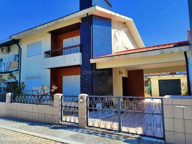 Moradia T5 em Moreira da Maia