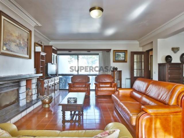 Moradia T5 em Oeiras e São Julião da Barra, Paço de Arcos e Caxias