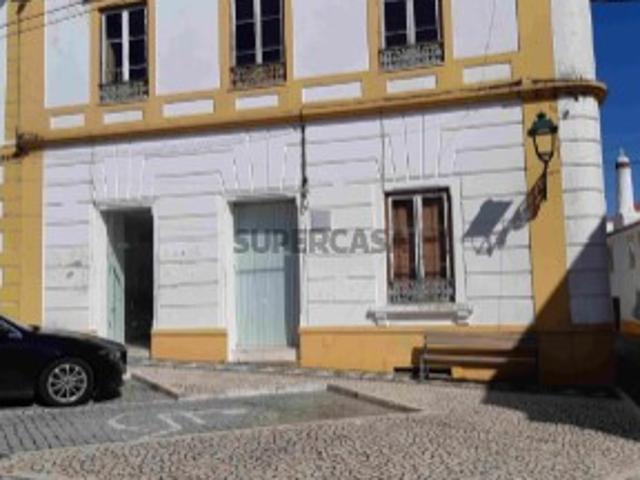 Moradia T5 em Avis