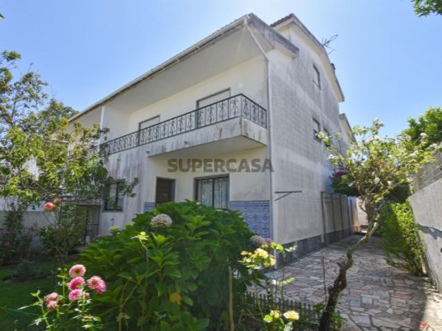 Moradia T5 em Algueirão Mem Martins
