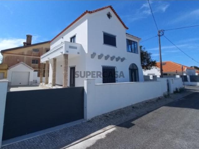 Moradia T5 em Algueirão Mem Martins