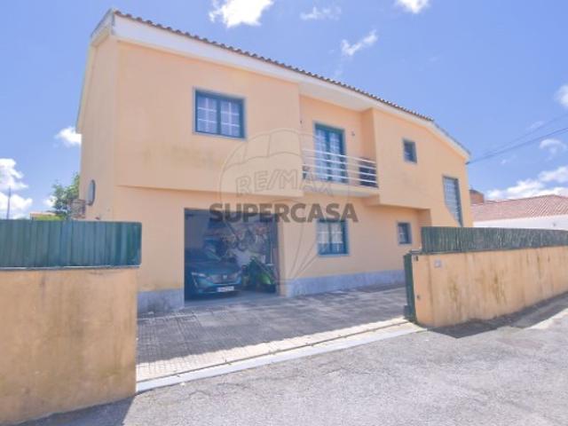 Moradia T5 em Almargem do Bispo, Pêro Pinheiro e Montelavar