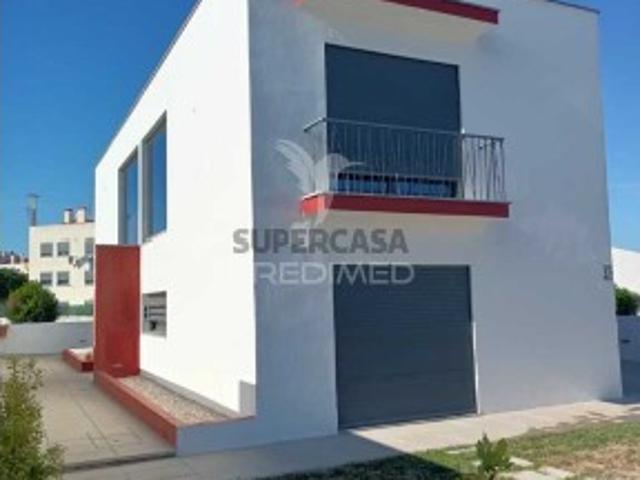 Moradia T5 em Caia, São Pedro e Alcáçova