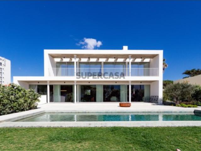 Moradia T5 em Carcavelos e Parede