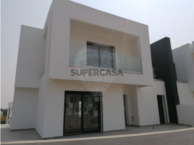 Moradia T5 em Corroios