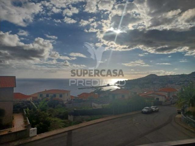 Moradia T5 em Santa Maria Maior