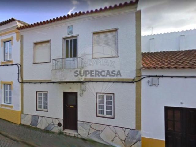 Moradia em Fronteira