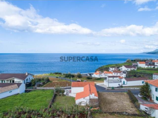 Moradia T5 em Lajes do Pico