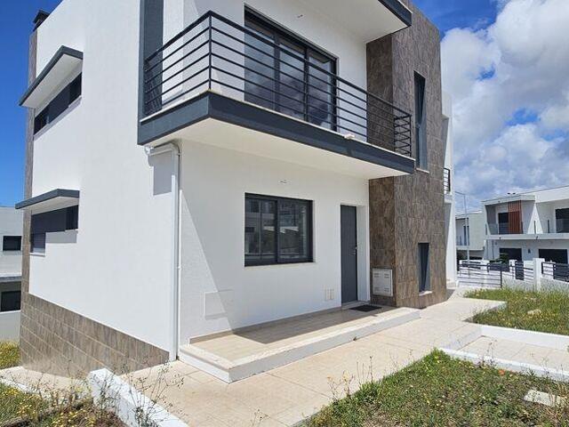 Moradia T5 em Laranjeiro e Feijó de 180 m²