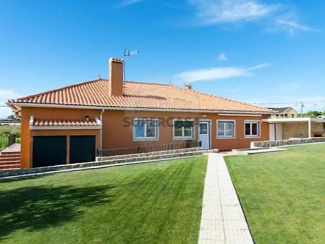 Moradia T5 em Lourinhã e Atalaia