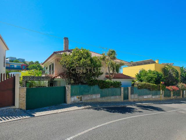 Moradia T5 em Paço de Arcos