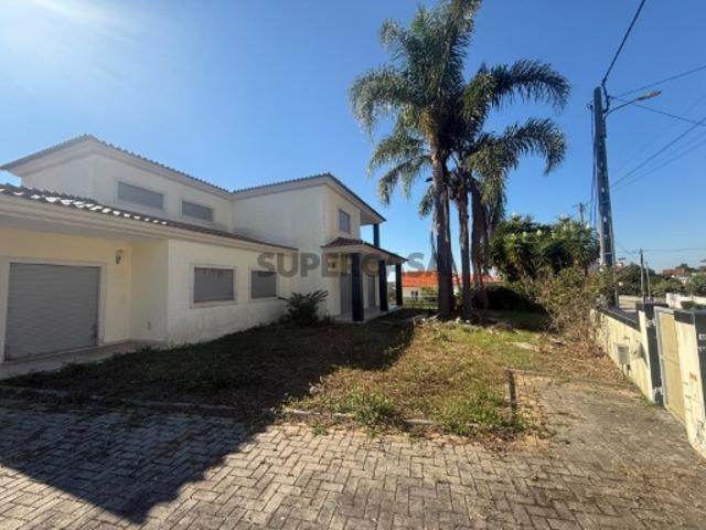 Moradia T5 em Pombal