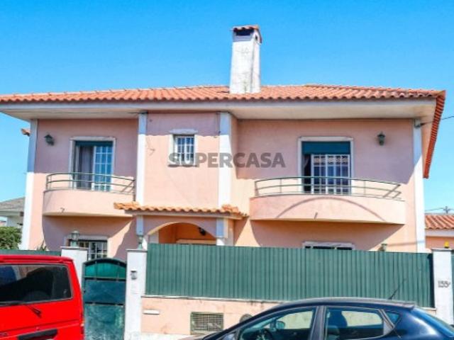 Moradia T5 em São Domingos de Rana