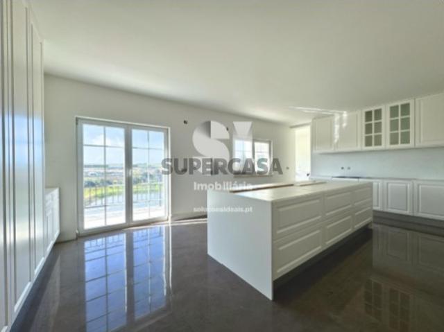 Moradia T5 em São Pedro da Cadeira