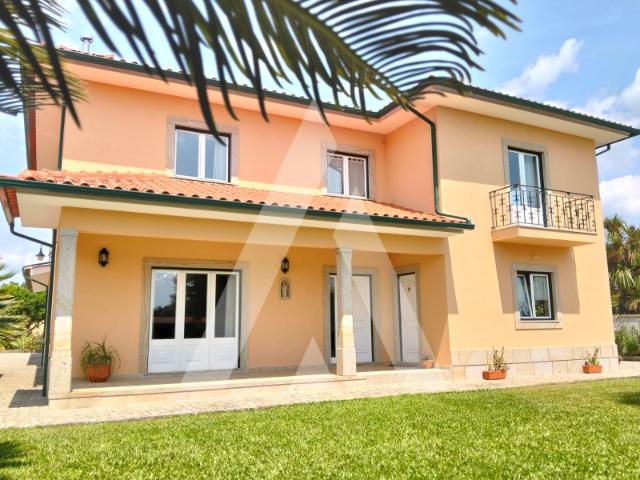 Moradia T5 em São Pedro d'Arcos | Ponte de Lima