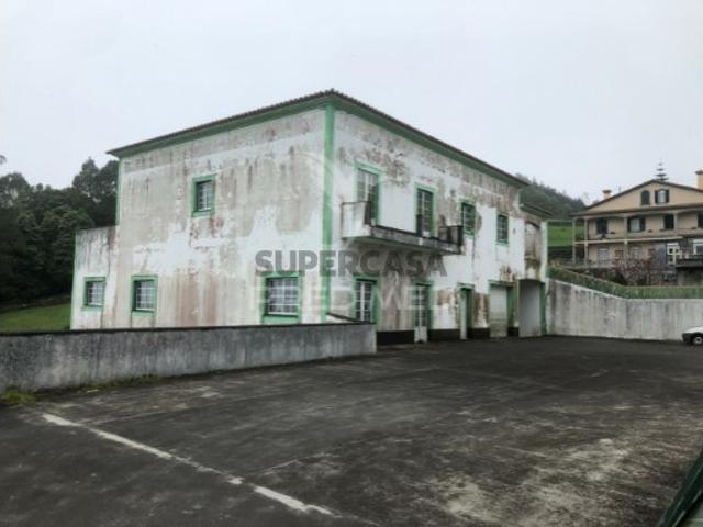 Moradia T5 em Terra Chã