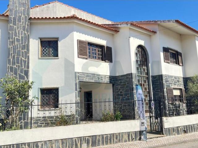 Moradia T5 em Torres Vedras 293m² Torres vedras santa maria do castelo e são miguel