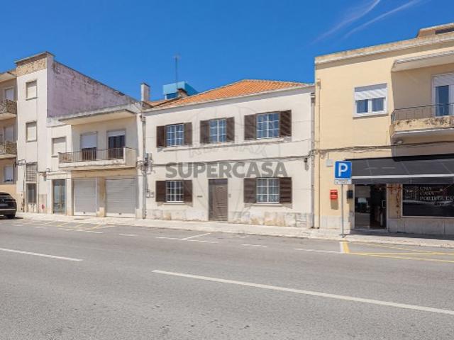 Moradia T5 em União Freguesias Santa Maria, São Pedro e Matacães