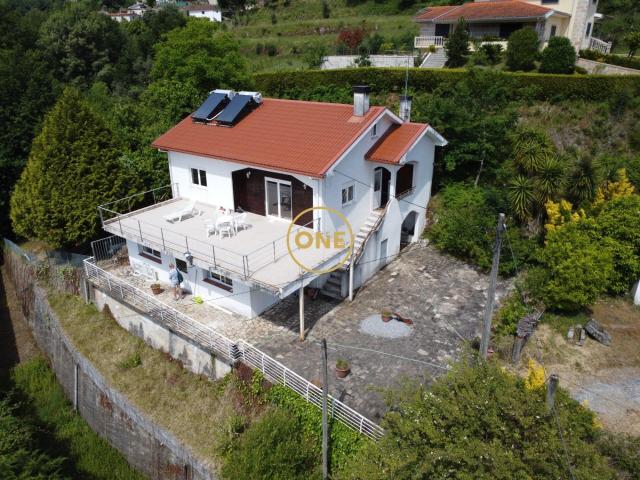 Moradia T5 em Valdreu, Vila Verde