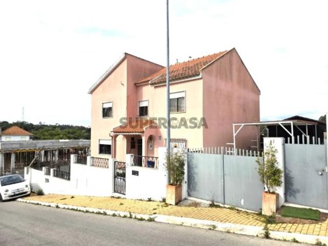 Moradia T5 em Vale Fetal 369.000€