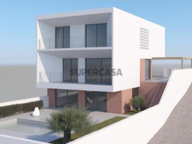 Moradia T5 em Vialonga