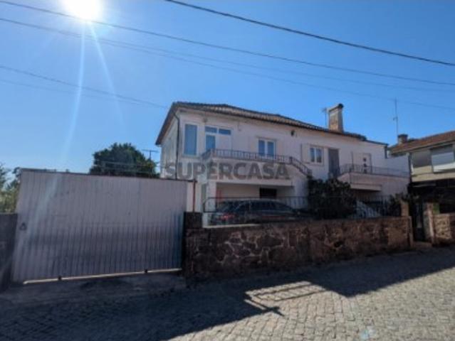 Moradia T5 em Vila de Punhe