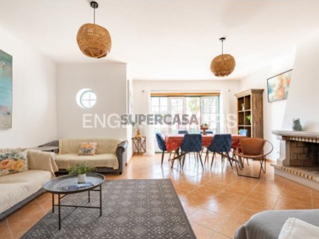 Moradia T5 Geminada com Terraço na Azambuja