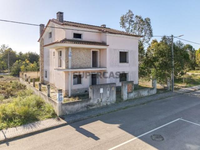 Moradia T5 Inacabada na Quinta da Torre, Marquesa I e III, Quinta do Anjo, Palmela