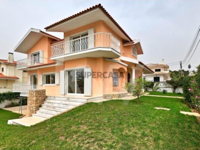 Moradia T5 isolada com jardim em Birre Cascais, a escassos minutos praia do Guincho
