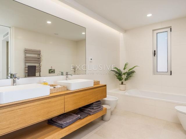 Moradia T5, Lagos São Sebastião e Santa Maria, Lagos | BPI Expresso Imobiliário