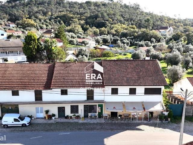 Moradia T5 localizada em Formigais, Ourm