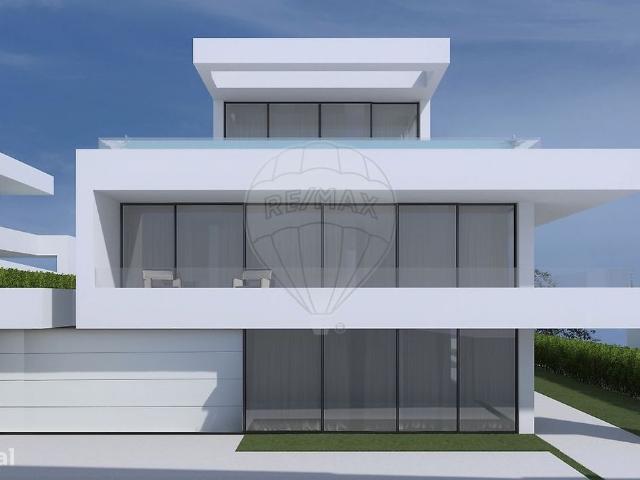 Moradia T5 para venda
