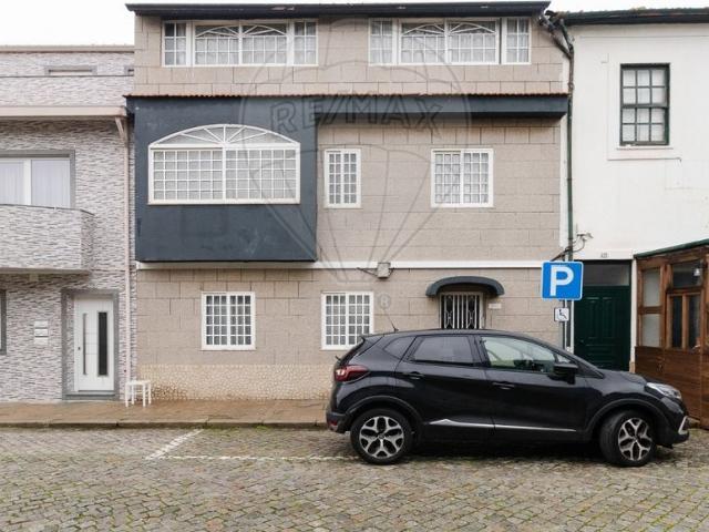 Moradia T5 para venda